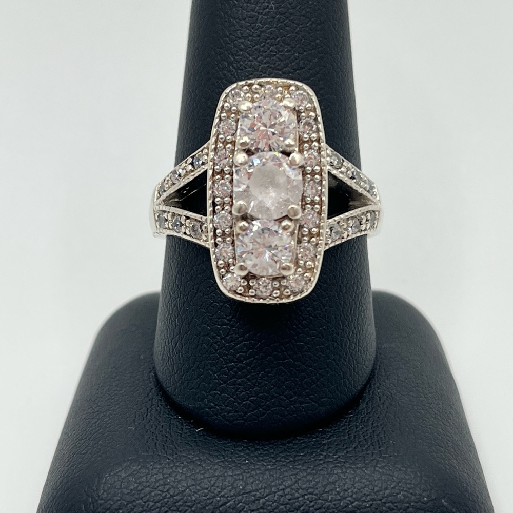 Elegant Silver and White Stone Ring
